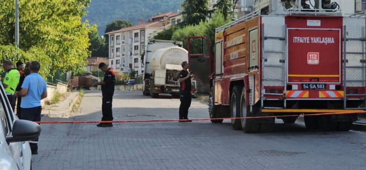 Sakarya'da oksijen yüklü tankerde sızıntı ekipleri harekete geçirdi