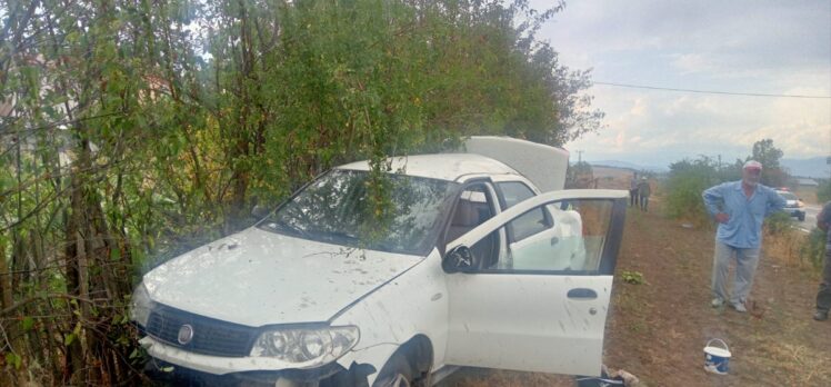 Samsun'da savrulan otomobilin camından fırlayan 13 yaşındaki çocuk öldü