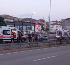 Samsun'da tıra çarpan otomobildeki 6 kişi yaralandı