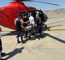 Şırnak'ta ambulans helikopter rahatsızlanan 3 yaşındaki çocuk için havalandı