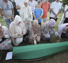 Srebrenitsa soykırımında katledilen 14 kurbanın cenazeleri defnedileceği anıt mezarlığa taşındı