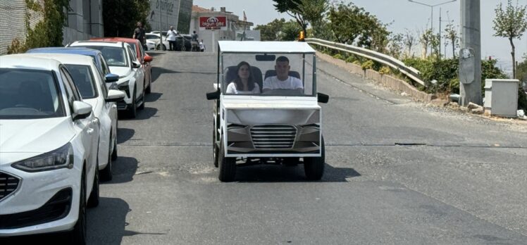 Tekirdağ'da lise öğrencileri atık malzemelerden şarjlı araç yaptı