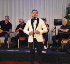 Trabzon'da piyanist gelin ve opera sanatçısı damat düğünlerinde sahne aldı