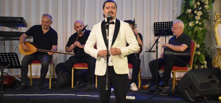 Trabzon'da piyanist gelin ve opera sanatçısı damat düğünlerinde sahne aldı