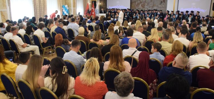 Türkiye Maarif Vakfının Arnavutluk'taki okulunda mezuniyet töreni düzenlendi