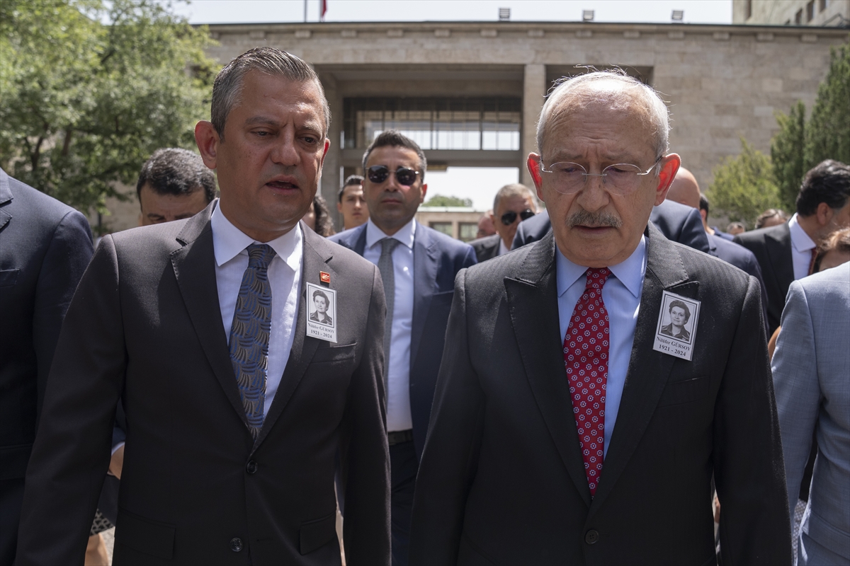 Türkiye'nin 3. Cumhurbaşkanı Celal Bayar'ın kızı Nilüfer Gürsoy için Meclis'te cenaze töreni düzenlendi