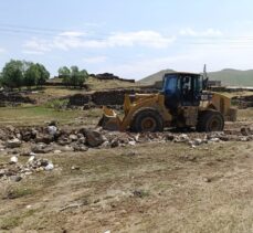 Van'da taşkınların zarar verdiği mahallelerde çalışmalar sürüyor