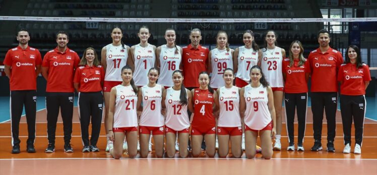 17 Yaş Altı Kadın Voleybol Milli Takımı, Dünya Şampiyonası'nda yarın sahaya çıkacak