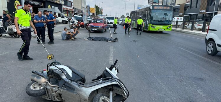 Adana'da tır ile çarpışan motosikletteki kadın öldü