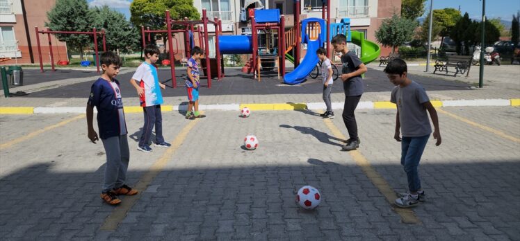 Amasya'da futbol topları kesilen çocuklar, belediye başkanına şikayete gitti