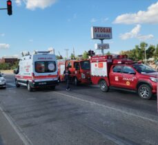 Amasya'da tıra çarpan otomobildeki 1 kişi öldü, 3 kişi yaralandı