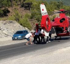 Antalya'da ambulans helikopter kanyonda düşerek yaralanan tatilci için havalandı