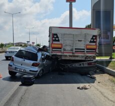 Antalya'da tıra çarpan otomobildeki 1 kişi öldü