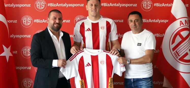 Antalyaspor, Arjantinli forvet Gaich için imza töreni düzenledi