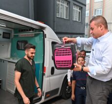 Balıkesir'de yangından kurtarılan kedi yavrusu “Biber” sahibine teslim edildi