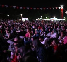 Başkentliler Türkiye-İtalya yarı final voleybol maçını dev ekranda izledi