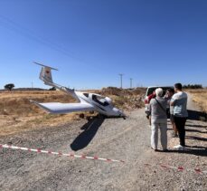 GÜNCELLEME – Çanakkale'de eğitim uçağı tarlaya acil iniş yaptı