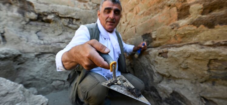 Çavuştepe Kalesi'nde dış surlara açılan yeni bir koridor bulundu