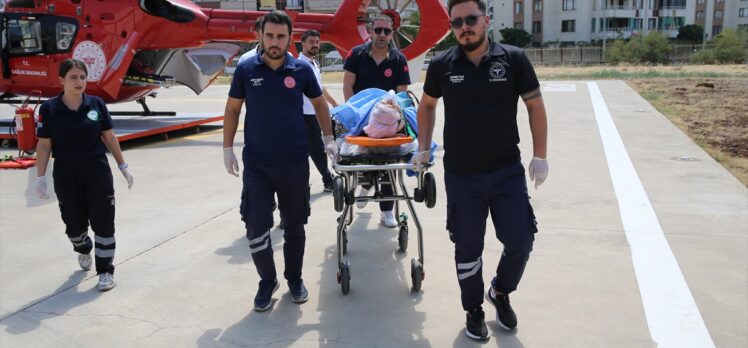 Diyarbakır'da ambulans helikopter kazada yaralanan 79 yaşındaki kadın için havalandı