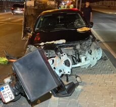 Diyarbakır'da otomobil, motosiklet ve yayalara çarptı, 5 kişi yaralandı