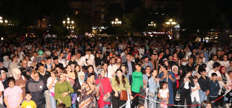 Erzurum'da askeri bando 30 Ağustos Zafer Bayramı'na özel konser verdi