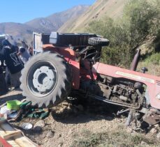 Erzurum'da traktörün devrildiği kazada 11 kişi yaralandı