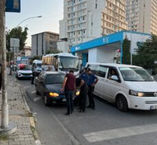 Esenyurt'ta site çevrelerinde polis tarafından denetim yapıldı