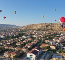 Figürlü sıcak hava balonları Ürgüp semalarını renklendirdi