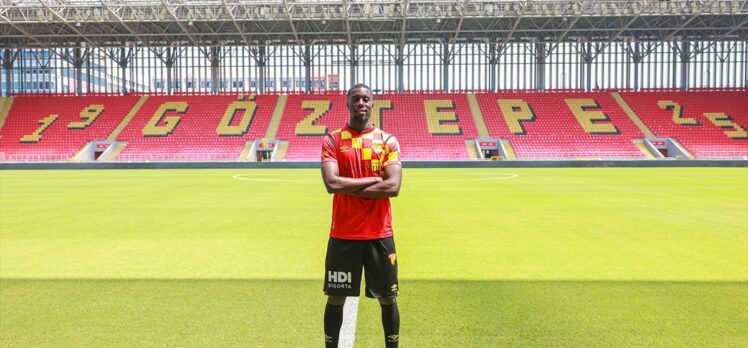 Göztepe, Malcolm Bokele'yi transfer etti