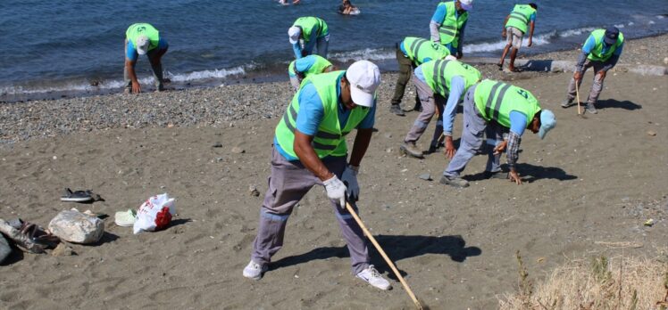 Hatay'da belediye ekipleri, kaybolan anne yadigarı yüzüğün bulunması için çalışıyor