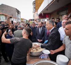 İçişleri Bakanı Yerlikaya, Kütahya'da esnafı ziyaret etti