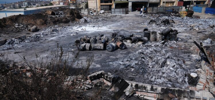 İzmir'deki orman yangınında tekne üretim tesisi yanan esnaf, destek bekliyor