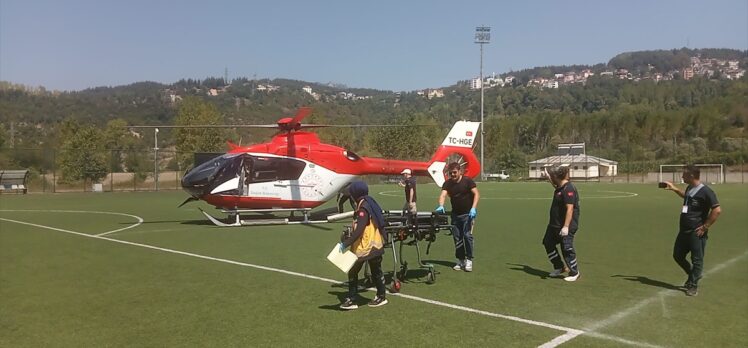 Kahramanmaraş'ta yaşlı hasta ambulans helikopterle Adana'ya gönderildi