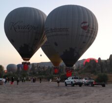 Kapadokya'da balonlar Türk bayraklarıyla uçtu