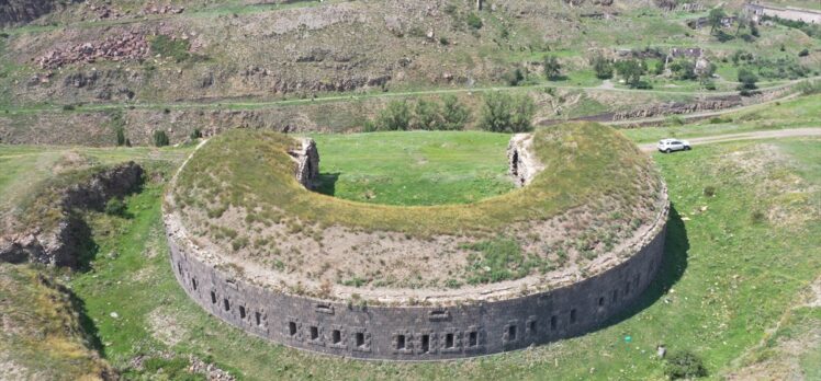 Kars'taki “Gemli Tabya” turizme kazandırılmayı bekliyor