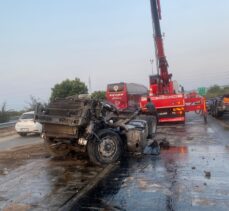 Mersin'de silobasa çarpan tırın sürücüsü öldü