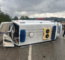 Ordu'da ambulansın devrildiği kazada 4 kişi yaralandı