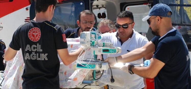 Prematüre doğan 5 aylık bebek, ambulans helikopterle Samsun'dan Eskişehir'e sevk edildi