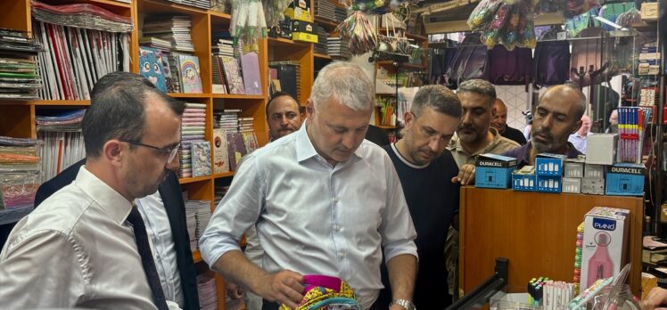 Sakarya'da ihtiyaç sahibi öğrencilerin okul alışverişi Ticaret ve Sanayi Odasınca yapıldı