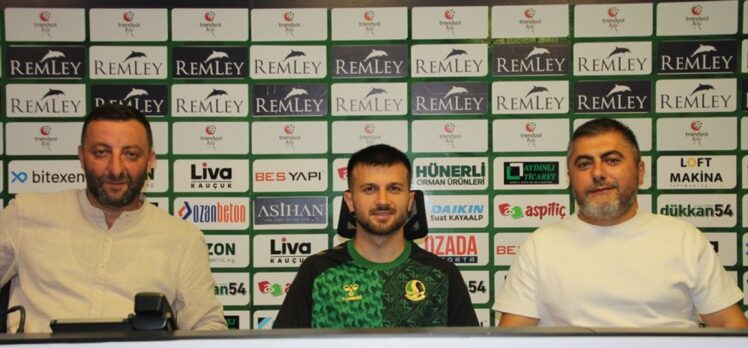 Sakaryaspor, orta saha oyuncusu Murat Cem Akpınar'ı yeniden kiraladı