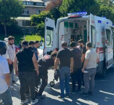 Şişli'de hafif ticari araçla çarpışan motosikletin sürücüsü yaralandı