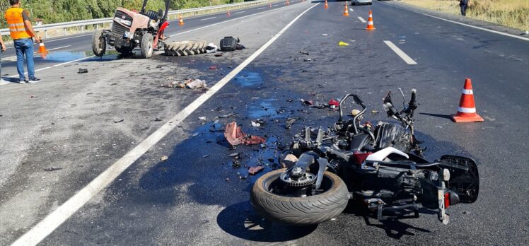 Sivas'ta motosiklet ve traktörün çarpışması sonucu 1 kişi öldü, 1 kişi yaralandı