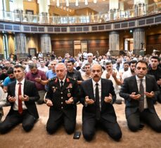 Taksim Camisi'nde şehitler için Kur'an-ı Kerim okundu