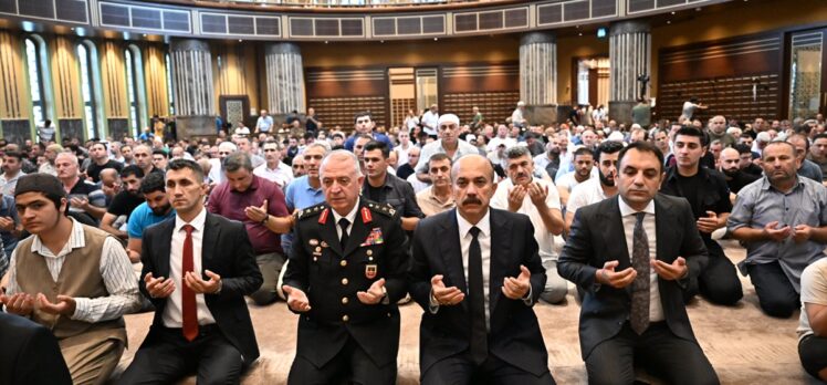 Taksim Camisi'nde şehitler için Kur'an-ı Kerim okundu