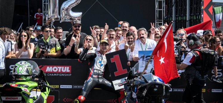 Toprak Razgatlıoğlu, Superbike şampiyona rekorunu geliştirdi