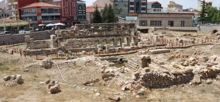 Yozgat'ta tarihi Roma Hamamı, çevre düzenlemesinin ardından ziyarete açıldı