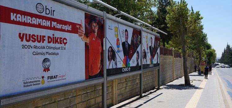 “Yusuf Dikeç pozu”, memleketi Kahramanmaraş'ta billboardları süsledi