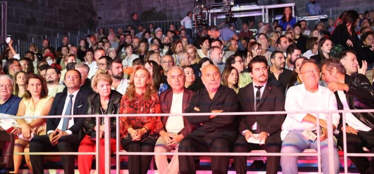 12. Bodrum Türk Filmleri Haftası, kortej ve ödül töreniyle başladı