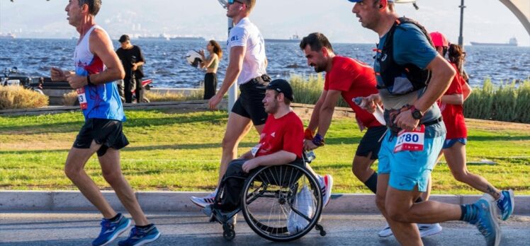 12. Uluslararası 9 Eylül İzmir Yarı Maratonu koşuldu