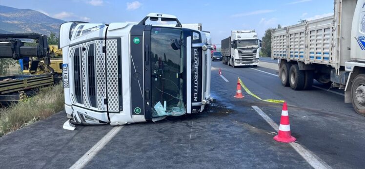 Afyonkarahisar'da devrilen tırdaki sürücü öldü